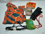 Lote de Roupas e Acessórios Feminino. Composto por 1 blusa Social, 2 lenços, 2 cintos, etc. Peças com marcas de guardado. Blusa Lenny Niemeyer  Tam: M
