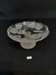 Baleiro Uveira em Demi Cristal Decorado com Flores Satinê. Medida 17 cm Diametro x 8 cm altura