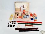Kit Caixa de Costura Diversas Peças . Contem Zipers, linhas, Botões, Agulhas, Fechos, Alfinetes, Giz, Dedais ,Fita Metrica, e etc..