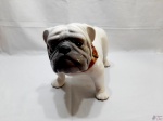 Escultura de cachorro bulldog em porcelana Ceraamiche di Bassano Del Grappa Veneza- Italiana feita à mão. Medindo 40cm de comprimento x 25cm de altura.