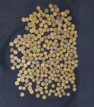 302 (Trezentos e duas) moedas diversas em cruzeiros.