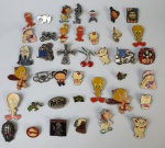 Colecionismo - 40 pins/bottons diversos. 
