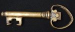 Grande chave em bronze. Medindo: 16 cm.