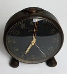 CYMA - Relógio de mesa/despertador , watcho Co. Medindo: 7 x 6 cm. Funcionamento desconhecido. 