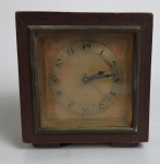 Relógio de mesa/ despertador.  Medindo: 9 x 9 cm.