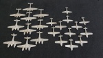 Colecionismo - 22 (Vinte e dois) miniaturas de avião em metal. Medindo: 3,5 cm e 4 cm