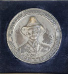 Medalha em metal Alberto Santos Dumont - Centenário  (1873 - 1973) - O pai da aviação. Esmaltarte, estojo original. 