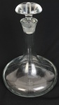 Decanter em cristal dinamarquês. Medindo: 28 cm (altura).