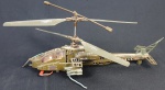 Helicóptero em plástico rígido. Medindo: 19 x 37 cm. No estado.