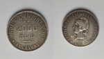 Numismática - Brasil, 1910, Moeda em prata de 2.000 reis. Medindo: 3 cm.