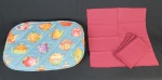 Seis jogos americanos em matelasse com  estampa motivos de cozinha. Acompanha 6 guardanapos para composição. Medindo:45 x 33 cm e 42 cm.  