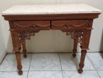 Console/ mesa de canto em madeira nobre  entalhada, com tampo em mármore, pode ser usada como bancada de pia. Origem, Indonésia Mediando: 70 x 91 x 45 cm. RETIRADA NO RIO COMPRIDO.