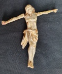 Arte sacra - Imagem em madeira entalhada, representando Cristo. Medindo: 13 cm.