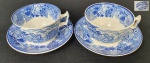 Wood & Sons -  Par de xícaras para chá em porcelana inglesa nas cores azul e branco decorado com cena campestre.