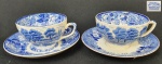 Wood & Sons -  Par de xícaras para chá em porcelana inglesa nas cores azul e branco decorado com cena campestre. Fio de cabelo em uma das xícaras e pires diferente.