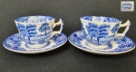 Wood & Sons -  Par de xícaras para café em porcelana inglesa nas cores azul e branco decorado com cena campestre. 