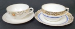 Duas xícaras para chá em porcelana, sendo uma japonesa com rica douração e outra Real com listra azul e detalhes em ouro. 