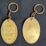 Chaveiro em bronze do Copacabana Palace, datado de 1923 ` Yves Saint Laurent Suite 28`