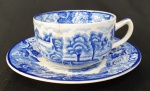 WOOD & SONS ENGLAND  Wood Ware - Xicara para chá de coleção em faiança inglesa, decor fazendinha, com bordas florais em tons de azul. Medindo: 5x 8,5 cm e 14,5 cm. Com fio de cabelo.