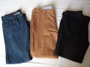 Três calças jeans masculinas tamanhos aproximados ao 48: a) Calvin Klein, Skinny. b) Tommy-Hilfiger, Slim Fit. c) Calvin Klein, Straight. Pouco uso.