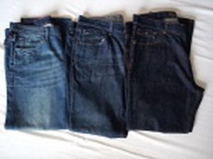Três calças jeans masculinas Tommy-Hilfiger tamanhos aproximados ao 48: 2 premium e 1 Tommy Jean. Semi novas.