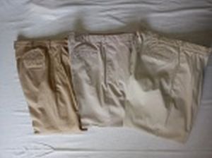 Três calças masculinas, tamanhos aproximados ao 48: 2 polo by Ralph Lauren e 1 Forrestel. Semi novas.