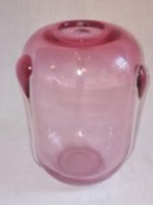 Vaso bojudo em vidro soprado de Murano, rosado, aplicado com gotas invertidas. Alt. 26cm.