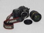 CANON - Câmera fotográfica digital, modelo DS126061, acompanha lente AF Aspherical, zoom  24-135mm. Funcionamento desconhecido, não acompanha carregador. 12 x 14 x 16cm.