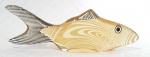 PALATNIK – Escultura cinética representando peixe em resina de poliéster de manufatura Abraham Palatnik. Medindo 6 cm de altura por 18,5 cm de comprimento. 