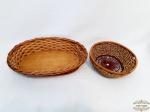 Lote 2 Cestos de Vime Decorativos . Medidas: Maior 35 cm x 23 cm x 7 cm altura e Menor 21 cm x 6 cm x