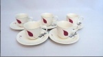 Jogo 5 Xícaras De Café Decoradas Flores Porcelana. Medida 5,5 cm altura x 6,5 cm diametro, pires 13 cm diametro