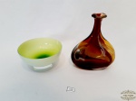 Lote 2 Peças sendo 1 Bowl e 1 Vaso decorativo em Vidro padrão Murano. Medidas: Bowl 12 cm diametro e Vaso 16 cm altura.