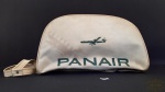 Bolsa de viagem da cia aerea Painar   do Brasil. Necessita de reparo no fecho, maerial sintetico. medida 22cm x 36,5 cm