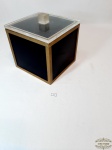 Balde geleira em acrilico com acabamento em metal dourado. Medida 18X18cm, 16,5 cm altura.