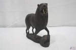 Escultura Na Forma De Leão Em Madeira Escura. MEDINDO: 23CM DE ALTURA.