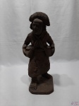 Escultura De Cangaceiro Em Terracota Ass Ze Do Carmo. MEDINDO: 34CM DE ALTURA.