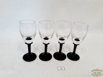 4 Cálices de Licor em Cristal Pé  Disco coluna  Preto. Medida 10 cm altura x 3,5 cm diametro.