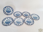 7 Pratos Sobremesa em Porcelana Azul e Branca Johnson Bros England. Medida 20 cm diametro . 1 Apresenta Pequeno Bicado Atras