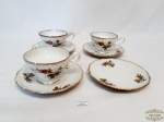 3 xicaras de Chá e 4 Pires em fina Porcelana Japonesa . Todas apresentam avarias. Medidas 5,5 cm altura x 8 cm diametro e Pires 12,5 cm diametro.