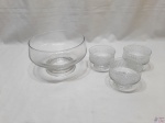 Lote composto de bowl com 3 cumbucas em vidro. Medindo o bowl 20cm de diâmetro x 12,5cm de altura