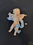 Enfeite Anjo de parede em Resina Pintada. Medida 22 cm altura x 16 cm comprimento.