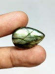 Rara Labradorite natural de 23.50 cts medindo 27 x 21 x 3.5 mm, decorada com linda Lapidação gota cabochon . Gema rara , preciosa devido suas dimensões , origem Canadá . Perfeito estado de conservação .
