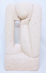 LEYA TERRANOVA ROCHA  - Belíssima escultura moderna finamente esculpida em raríssima técnica de concreto armado de excepcional qualidade e manufatura. Med. 53 x 13 x 28CM. Bom estado de conservação. NOTA: Leya Terranova Rocha começou suas atividades no atelier de Bernardo Caro em 1976 retomando-as em 1991 no atelier Cristina Roese. Desde então tem feito trabalhos em bronze, cimento, resina, pedras, mármore, madeira e até mesmo raízes, sempre participou de salões nacionais e internacionais. Participou desde 1992 de mais de 70 exposições e palestras nacionais como o salão das belas artes, EMRJ, salão de arte contemporânea de São Paulo, exposição Casa D´Itália e muitas outras pelo Brasil, internacionalmente participou de algumas em Portugal, na famosa galeria Pepper´s, Bienal internacional do prestígio, etc. Na Austrália participou em Camberra da exposição ´´QUINHENTOS ANOS DE ARTE BRASILEIRA´´. Já ganhou diversos prêmios, honrarias, medalhas e troféus pelo Brasil á fora.