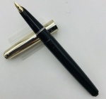 PILOT JAPAN - Rara caneta Tinteiro modelo vintage , corpo e tampa em laca preciosa e pena de ouro 14 k teor 585 . Pilot , Japão século XX . Bom estado de conservação , possui marcas de uso .