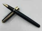 PILOT JAPAN - Rara caneta Tinteiro , corpo e tampa em resina preciosa com guarnições espessuradas a ouro e pena de ouro 14 k  . Pilot ,  Japão século XX . bom estado de conservação , possui gravação .