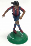Boneco Ronaldinho Gaúcho 6 cm aproximado.
