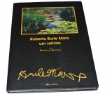 Livro " Roberto Burle Marx - Um retrato"  em grande dimensão, capa dura com sobre capa e 160 páginas com a vida e obra do grande mestre paisagista e pintor.