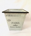 Floreira em metal `Paris - Flower Market` com borda decorada com vazados. Med. 22x22 cm