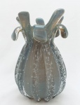 Vaso em vidro de murano com efeito iridescente, gomado, borda trabalhada. Med. 17x12 cm.