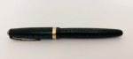 Caneta tinteiro Parker Vacumatic, na cor verde, com pequena gravação, quase imperceptível, em excelente estado. Necessita fazer bomba.